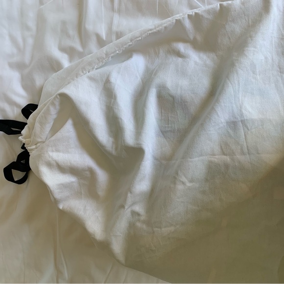 Brand new authentic 1 Emilio Pucci dust bag with string to close.Limited edition - Picture 4 of 6